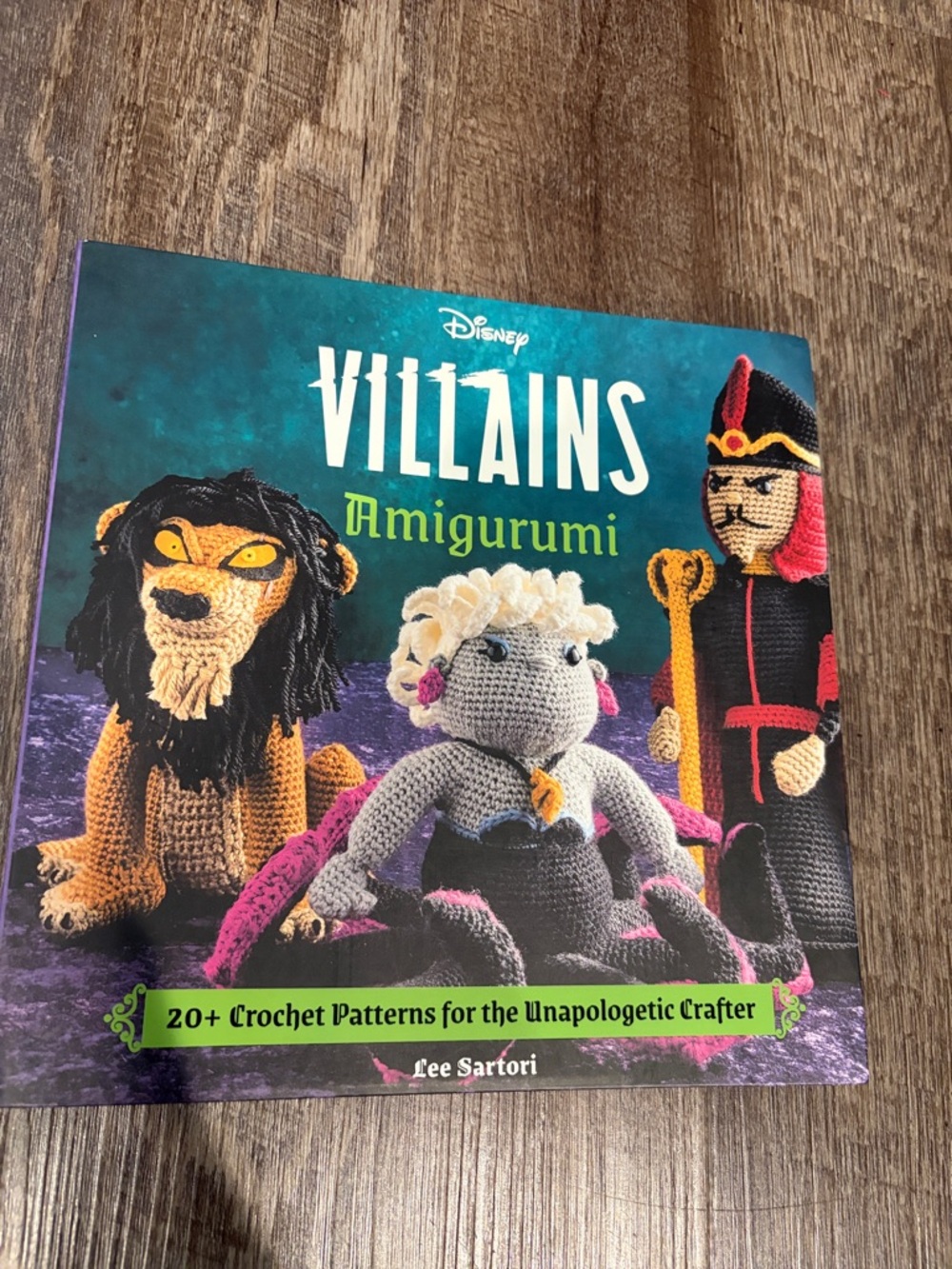 BRAND NEW- Disney Villains Amigurumi Crochet Book